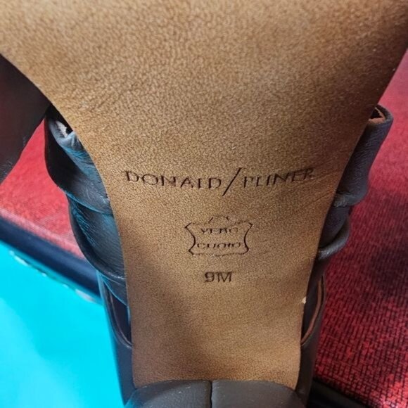 Donald J Pliner Bailey Knot Gunmetal Sandals Sz 9M Block Heel 4.5" Metallic - Picture 8 of 9